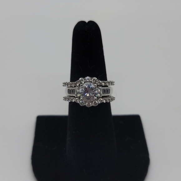 Welcome To My Closet - Picture 4 of 5